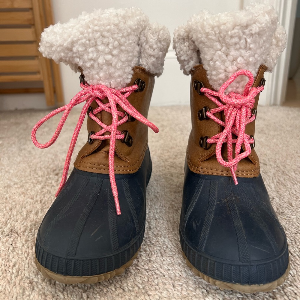 Brown and Navy Winter Boots with Pink Laces